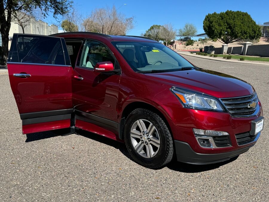 2017 Chevrolet Traverse 2LT