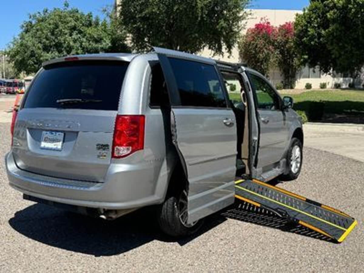 2016 Dodge Grand Caravan SXT's photo