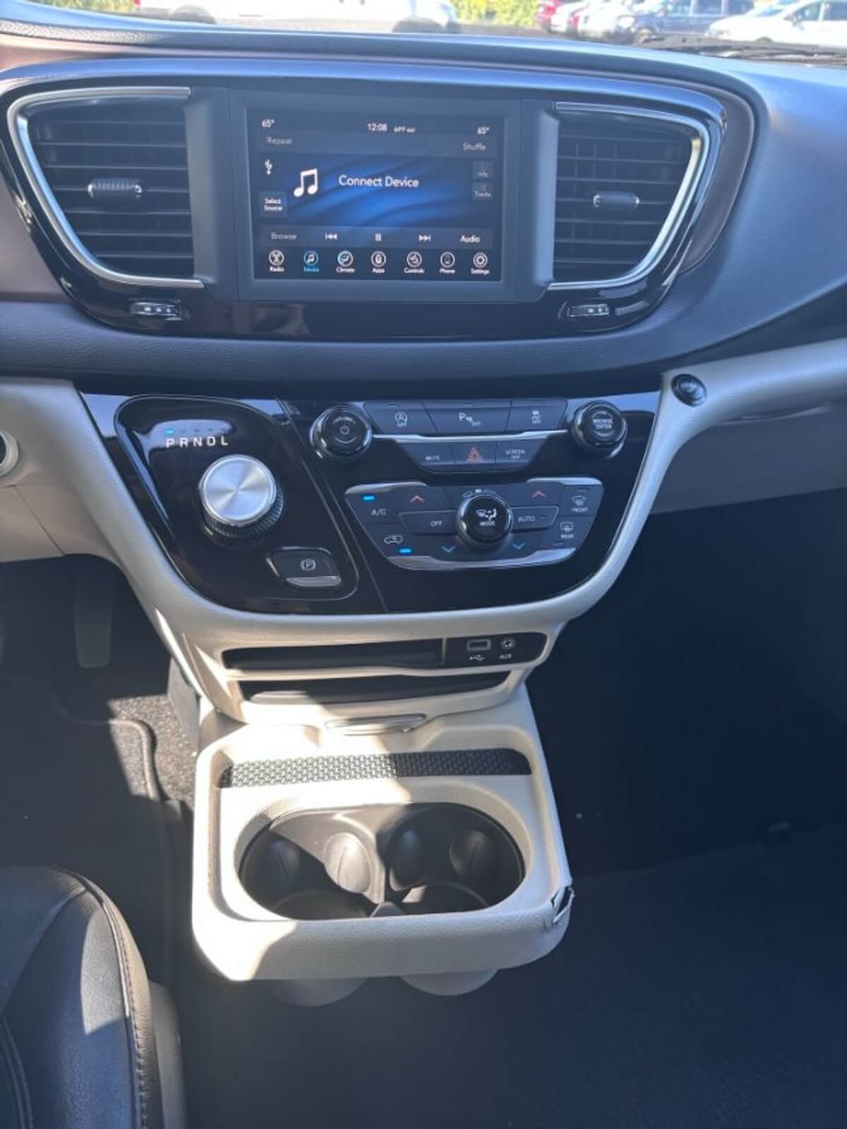 2019 Chrysler Pacifica Touring L's photo