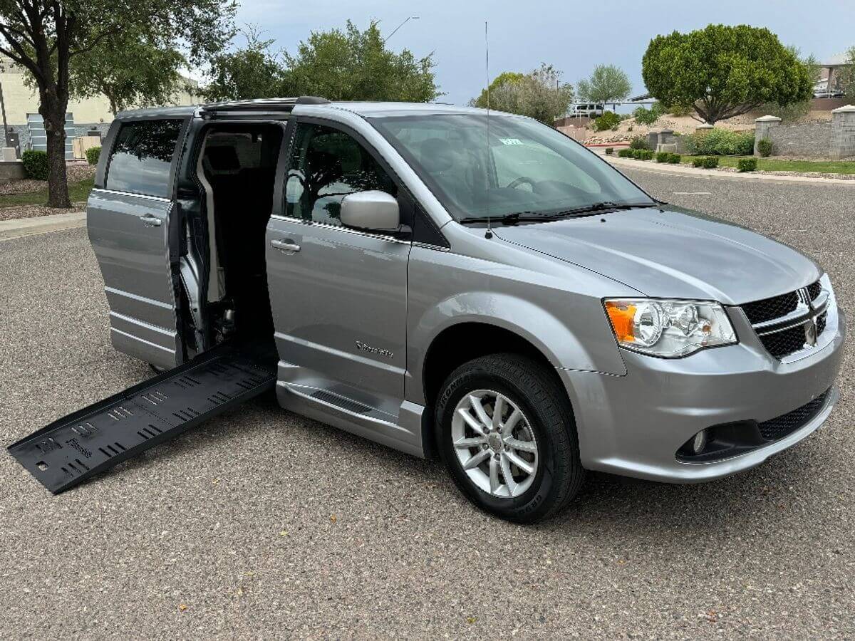 2019 Dodge Grand Caravan SXT's photo