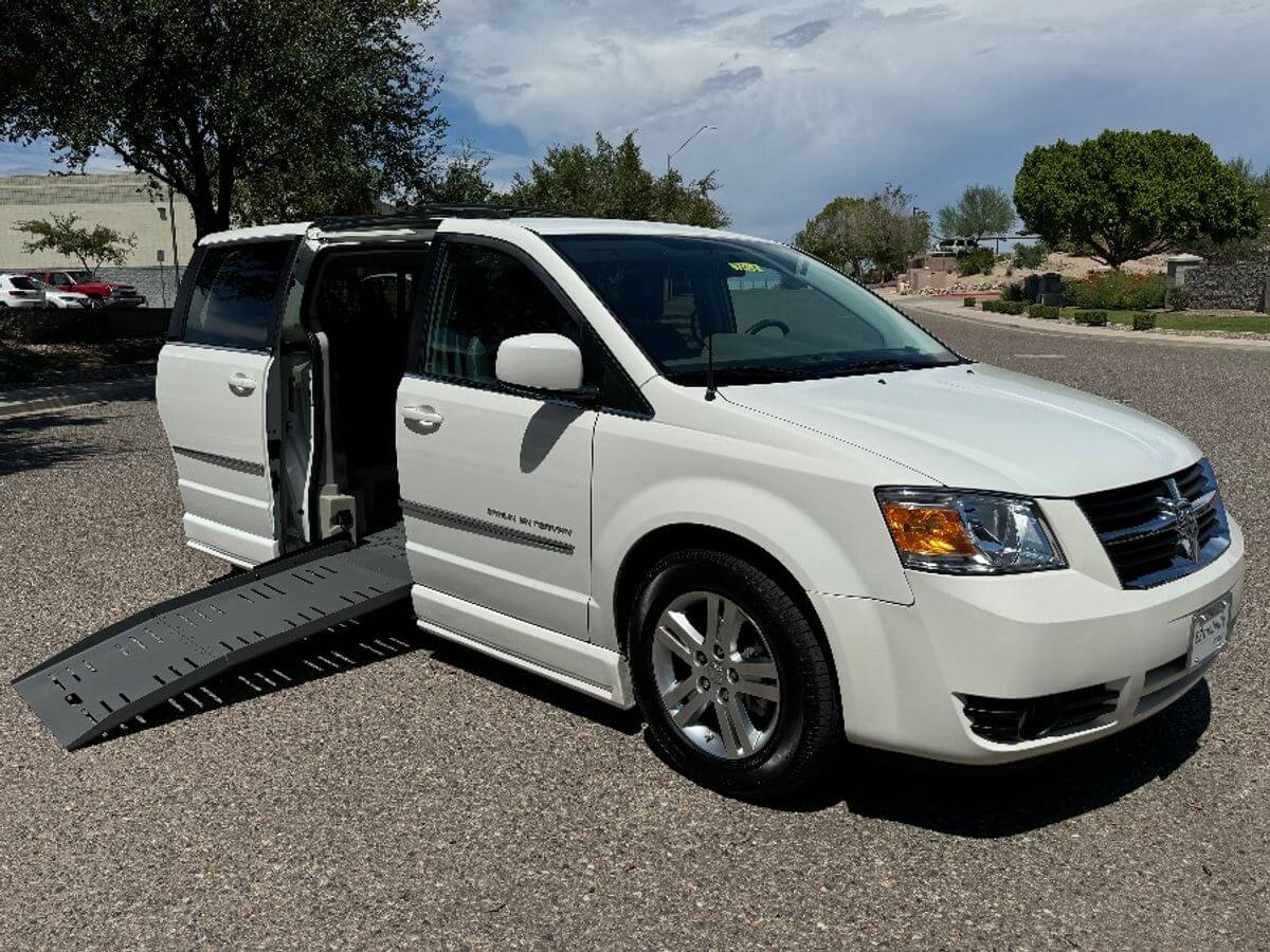2010 Dodge Grand Caravan SXT's photo