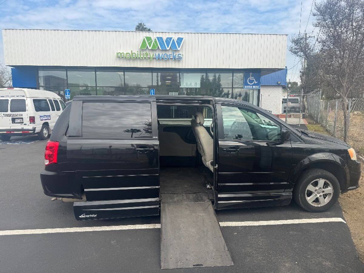 2012 Dodge Grand Caravan SXT's photo