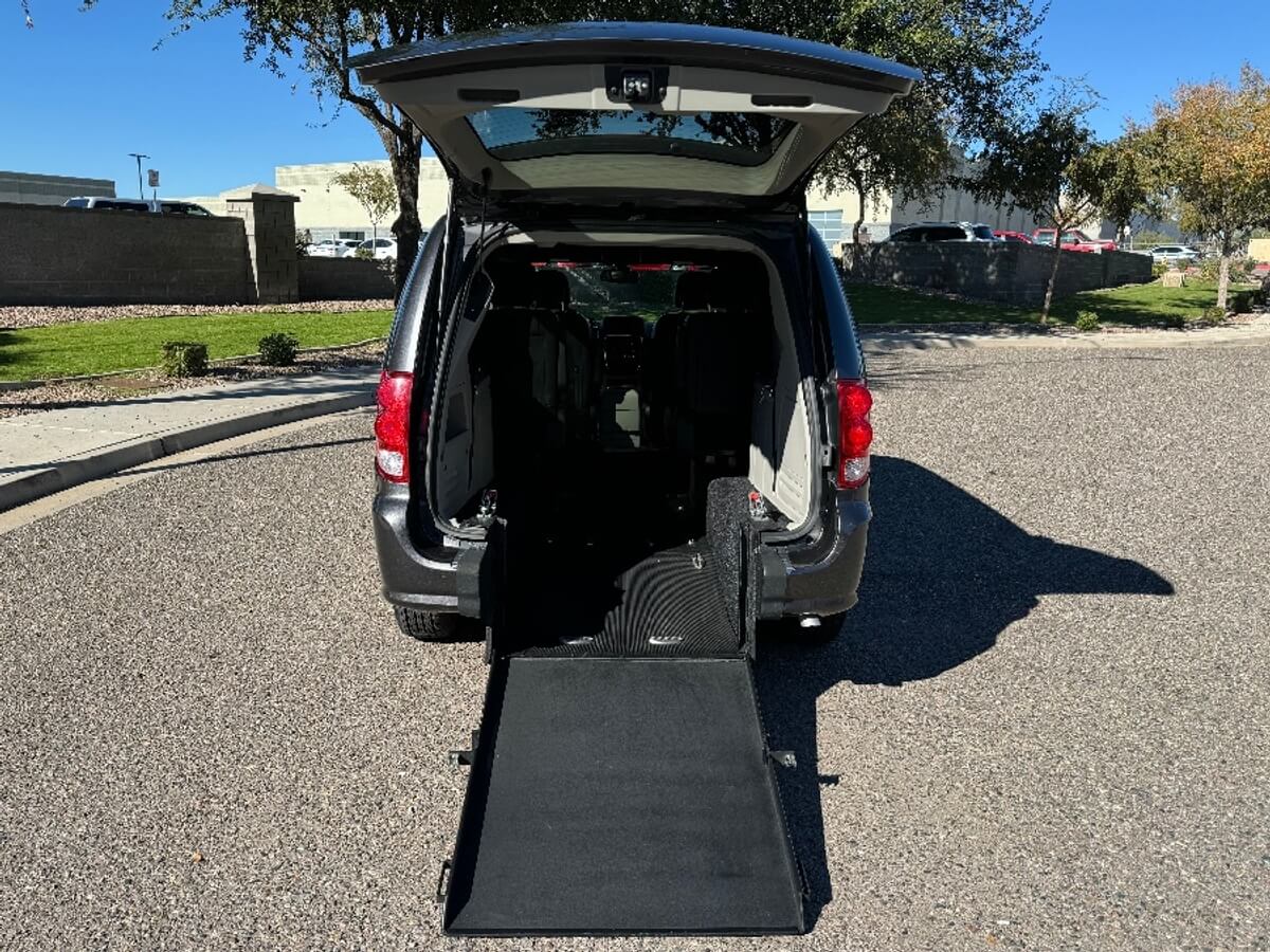 2019 Dodge Grand Caravan SXT's photo